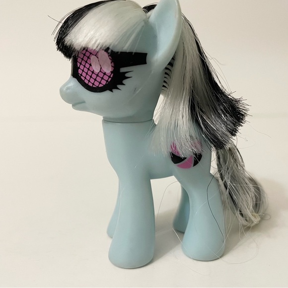 My Little Pony Mania Photo Finish Figure MLP Toys R Us Exclusive - Picture 2 of 15
